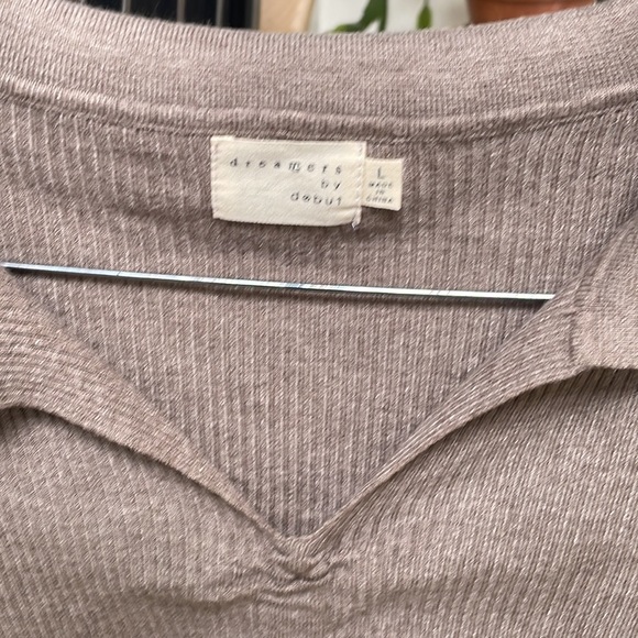 Ribbed sweater with pull tie front. Runs small - Picture 2 of 3